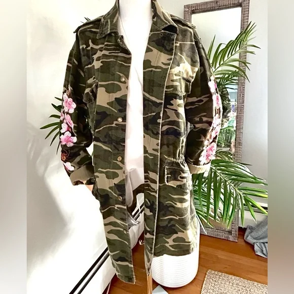 Tempo Paris Camouflage Jacket with Floral Embroidery - Picture 2 of 8